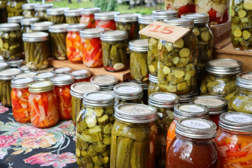 Врач Королева: закрутки с овощами повышают риск онкологии