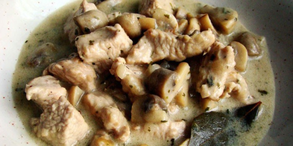 Гуляш из индейки - как вкусно приготовить в домашних условиях по пошаговым рецептам с фото Гуляш из индейки - как вкусно приготовить в домашних условиях по пошаговым рецептам с фото