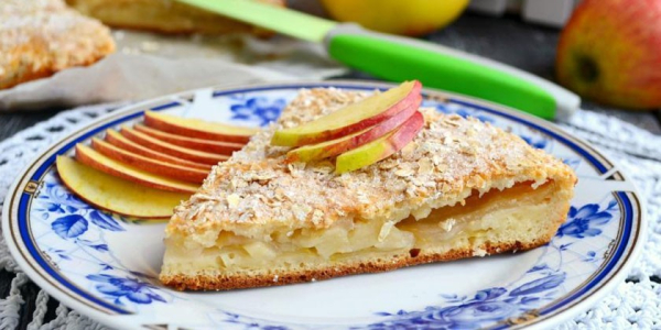 Шарлотка с яблоками в мультиварке - как правильно приготовить в домашних условиях по пошаговым рецептам с фото Шарлотка с яблоками в мультиварке - как правильно приготовить в домашних условиях по пошаговым рецептам с фото