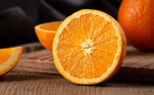 Продукты и напитки, которых нужно избегать при боли в горле Продукты и напитки, которых нужно избегать при боли в горле